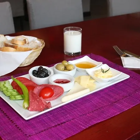 מלון דירות Park 3*