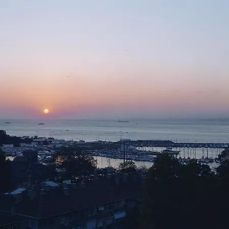 Park מלון דירות 3*